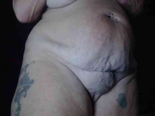 April_XO webcam