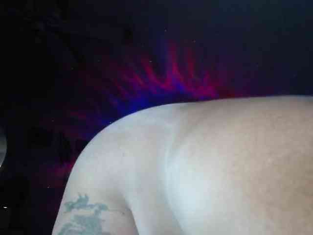 April_XO webcam