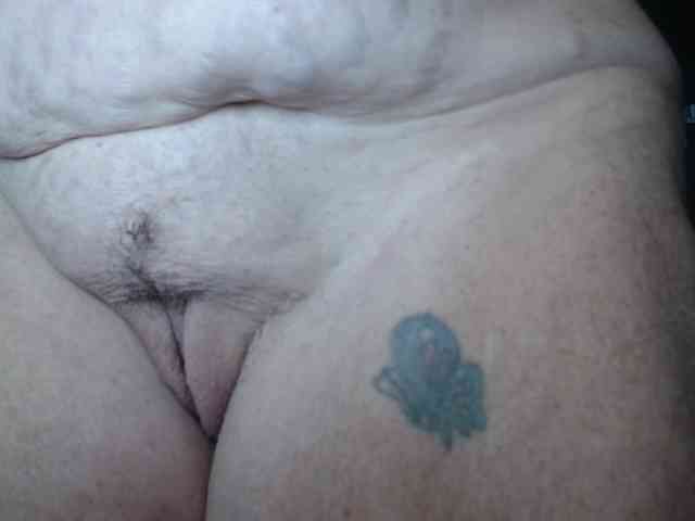 April_XO webcam