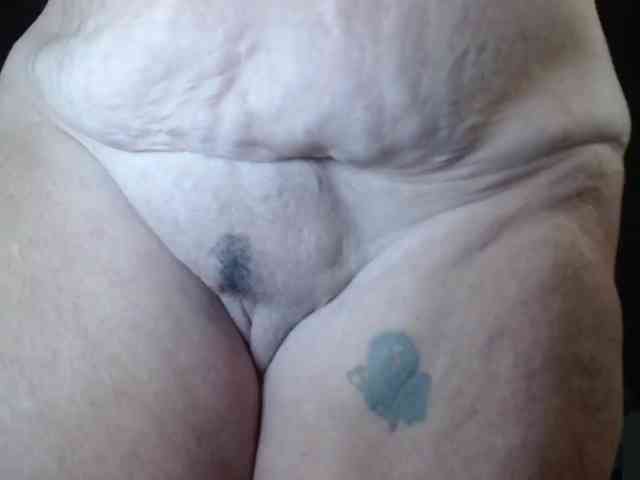 April_XO webcam