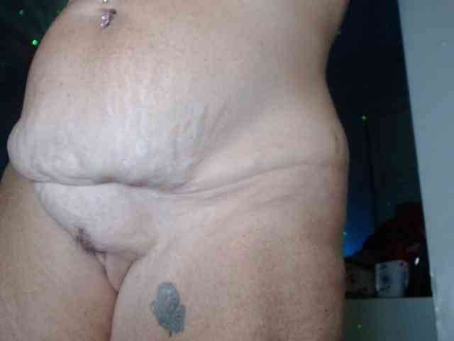 April_XO webcam