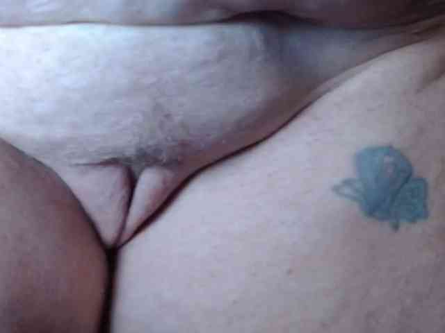 April_XO webcam