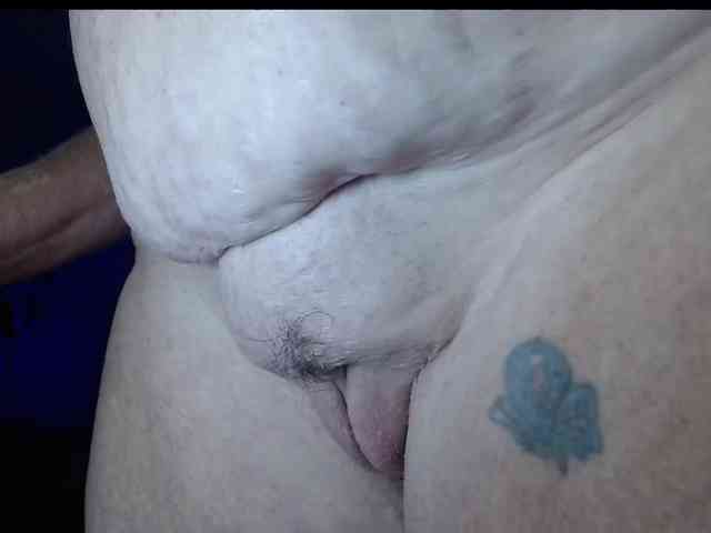April_XO webcam