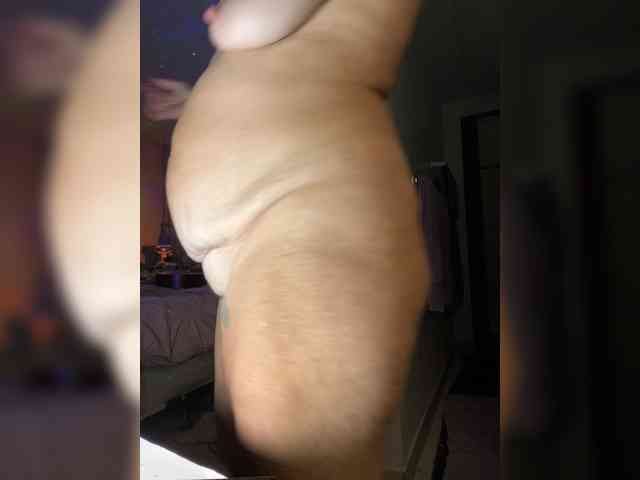 April_XO webcam