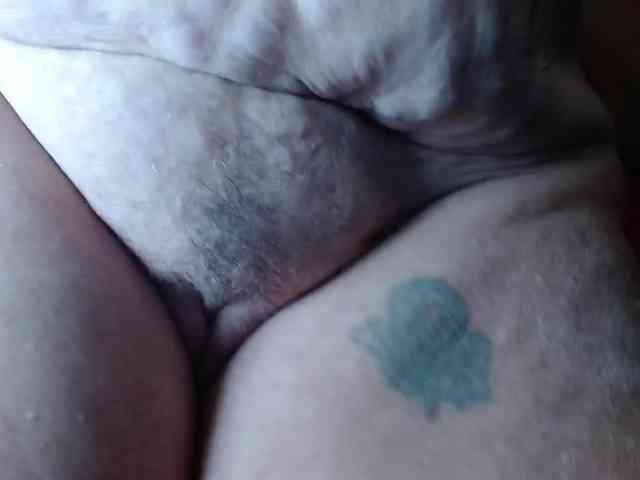 April_XO webcam