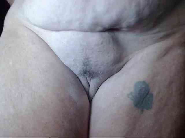 April_XO webcam