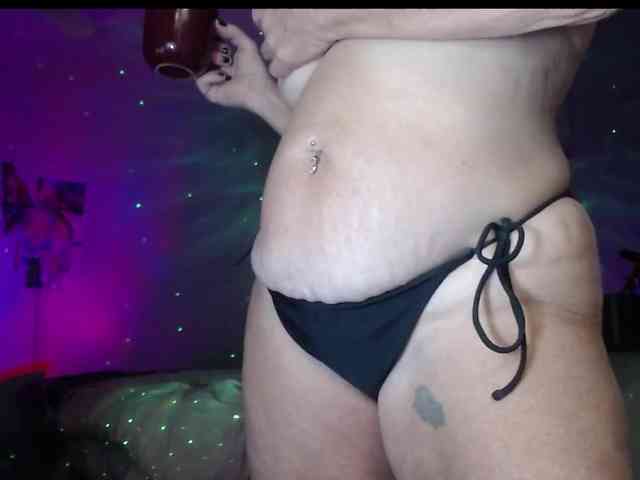 April_XO webcam