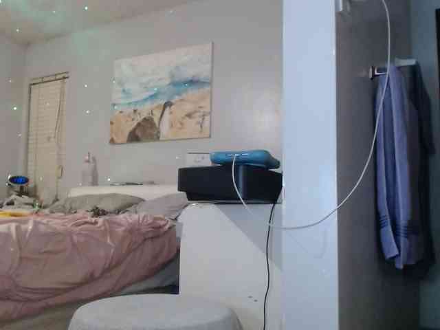 April_XO webcam