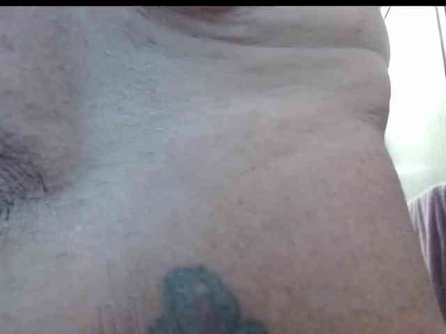 April_XO webcam