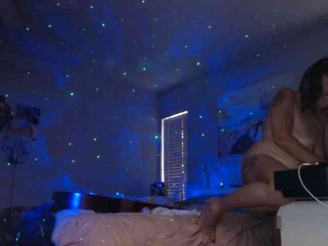 April_XO webcam