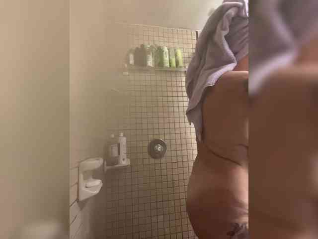 April_XO webcam