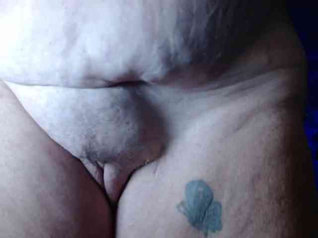 April_XO webcam