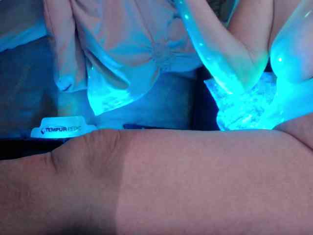 Modelo: April_XO