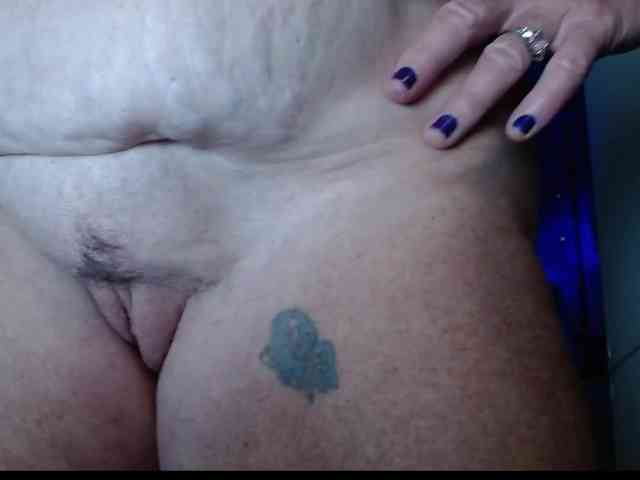 April_XO webcam