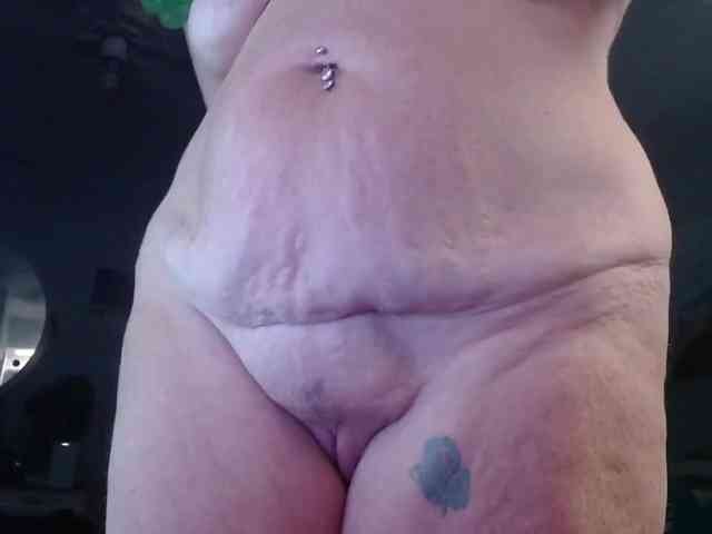April_XO webcam