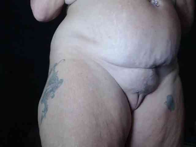 April_XO webcam
