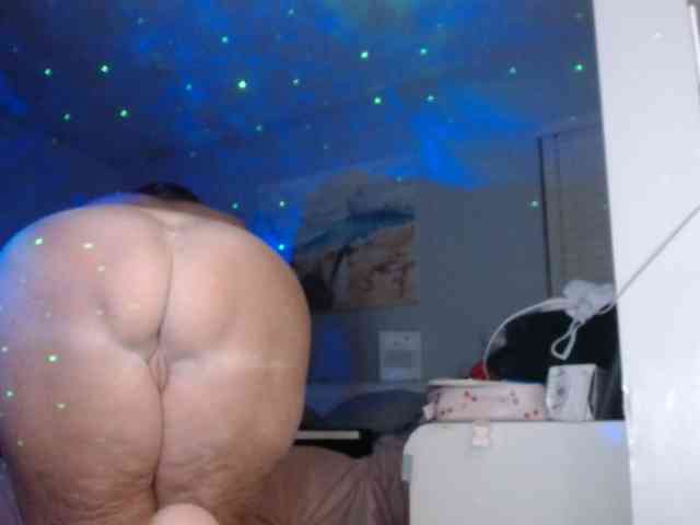 April_XO webcam