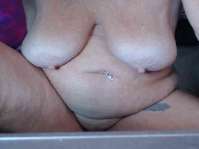 April_XO webcam
