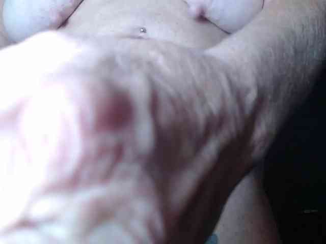 April_XO webcam