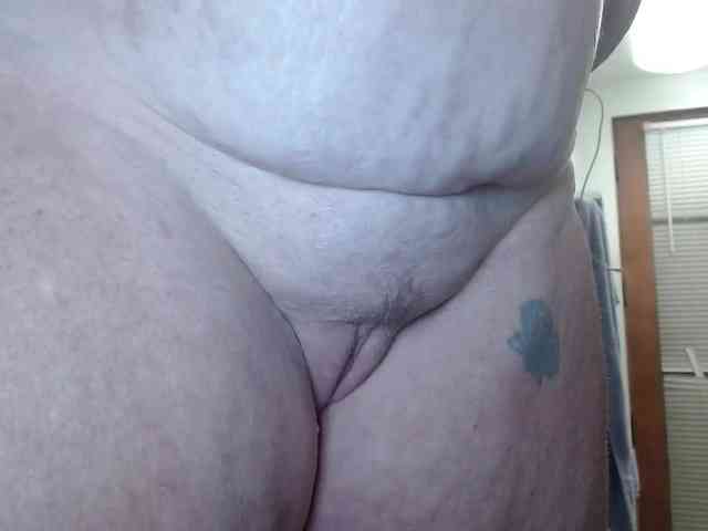 April_XO webcam