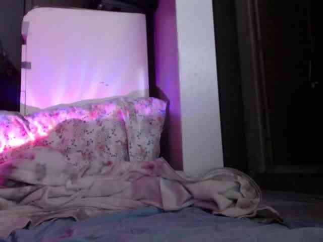 April_XO webcam