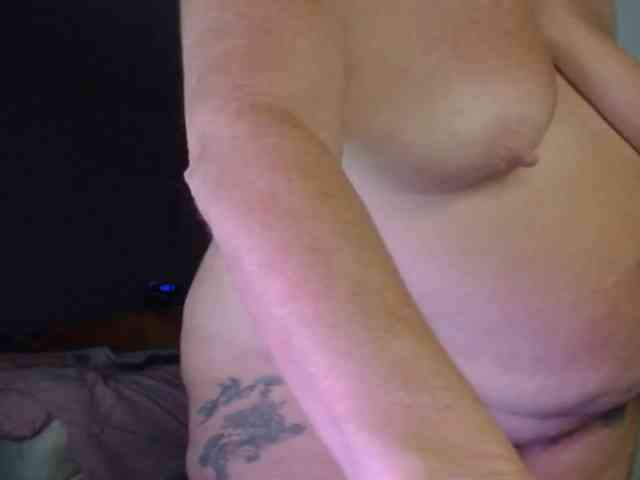April_XO webcam