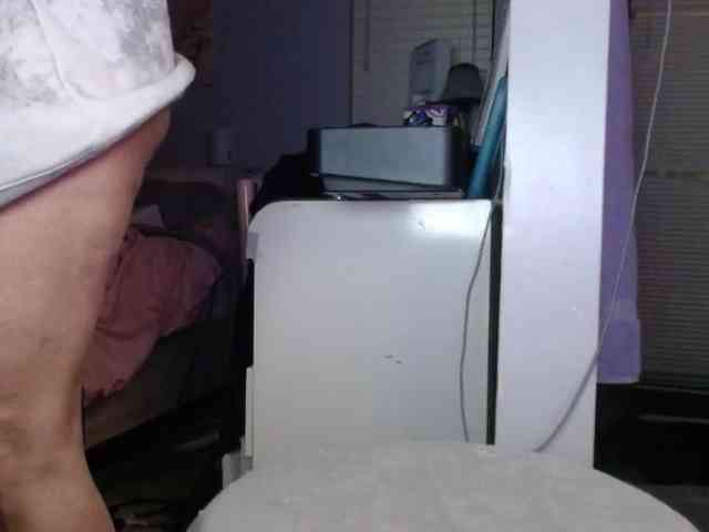April_XO webcam