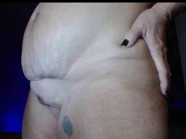 April_XO webcam