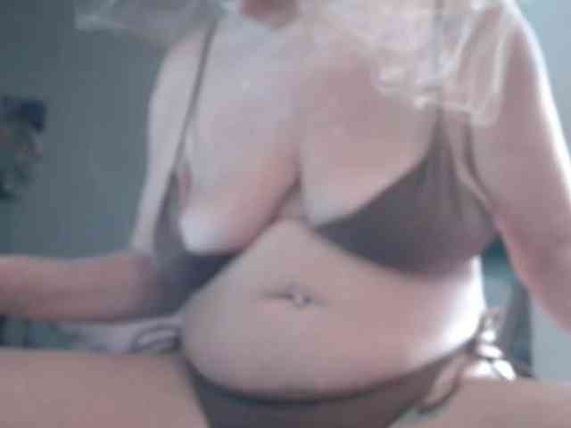 Modelo: April_XO