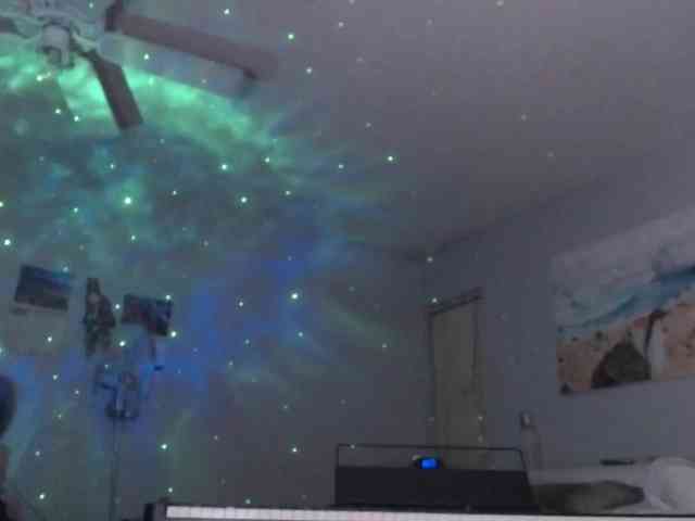 April_XO webcam