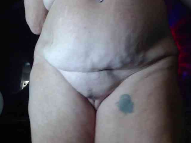 April_XO webcam