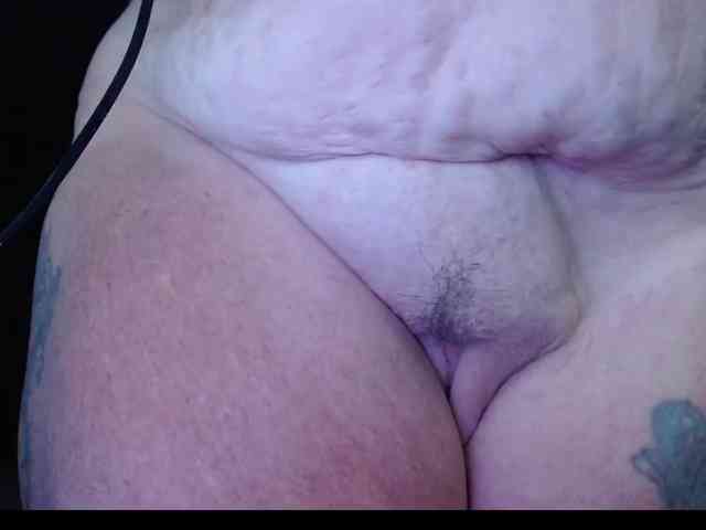 April_XO webcam