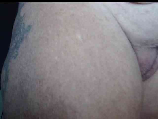 April_XO webcam