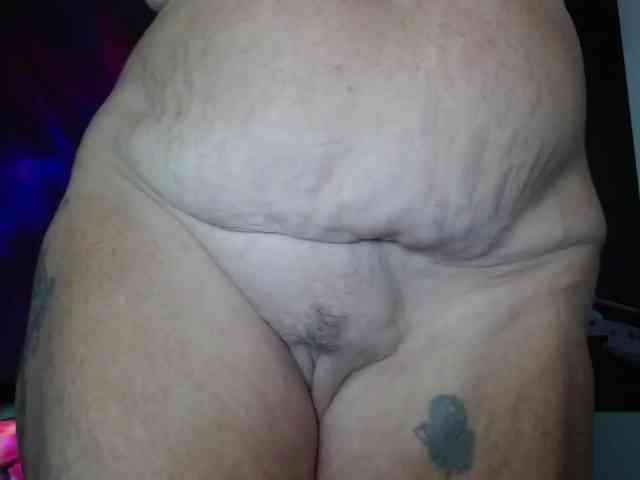 April_XO webcam