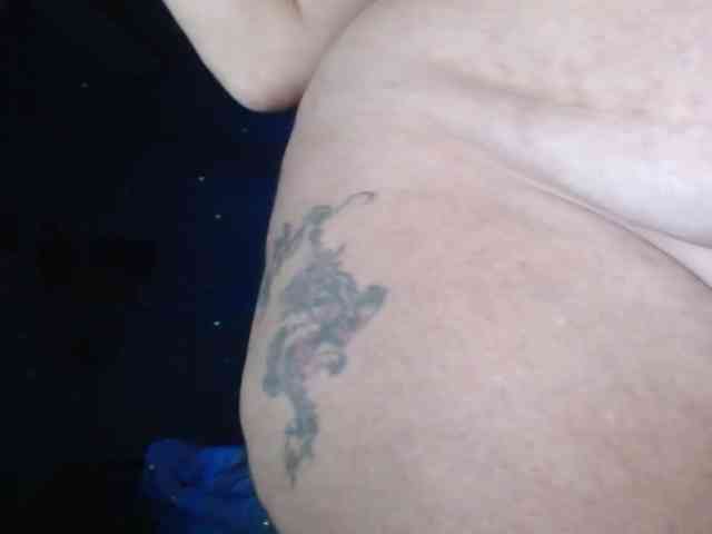 April_XO webcam
