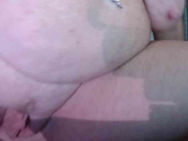 April_XO webcam