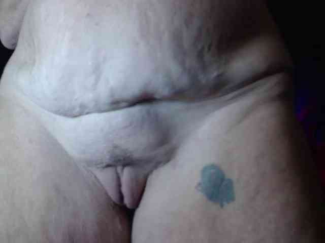 April_XO webcam