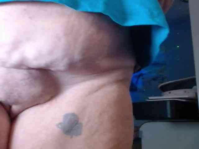 April_XO webcam