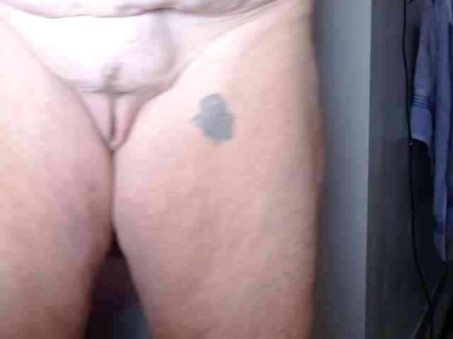 April_XO webcam