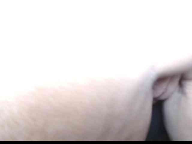 April_XO webcam