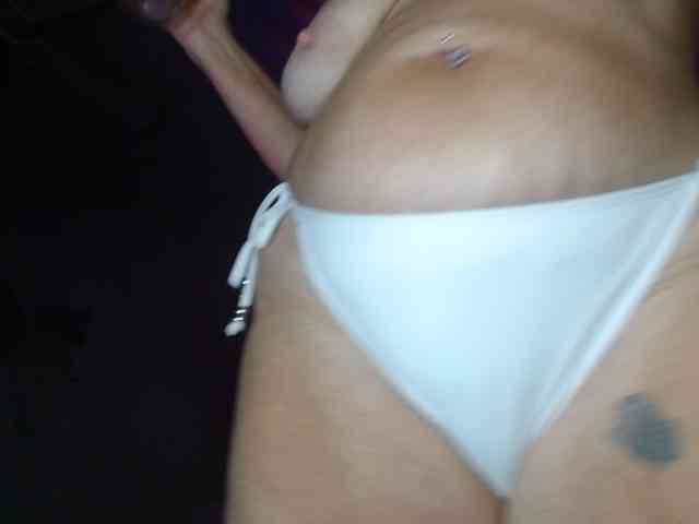 Modelo: April_XO