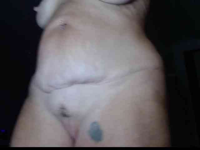 April_XO webcam