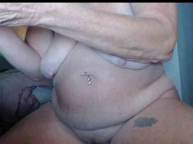 April_XO webcam