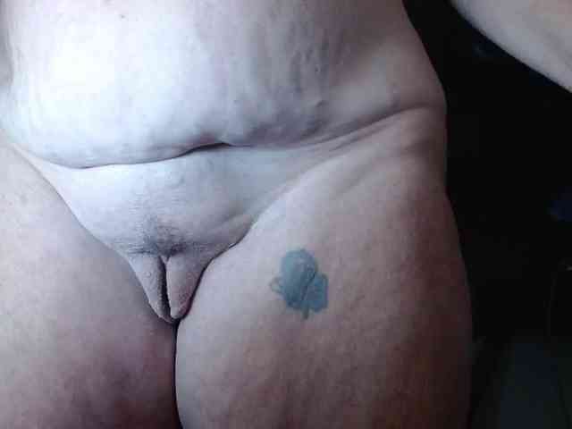 April_XO webcam