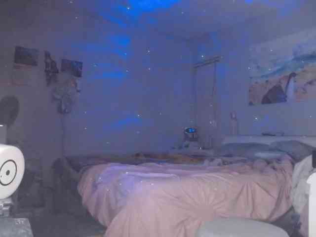 April_XO webcam