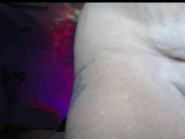 April_XO webcam