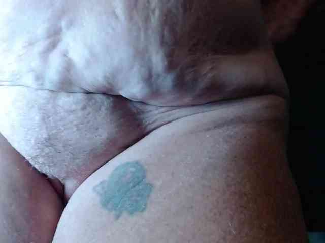 April_XO webcam
