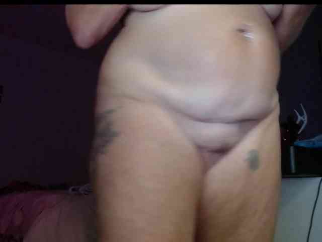 April_XO webcam