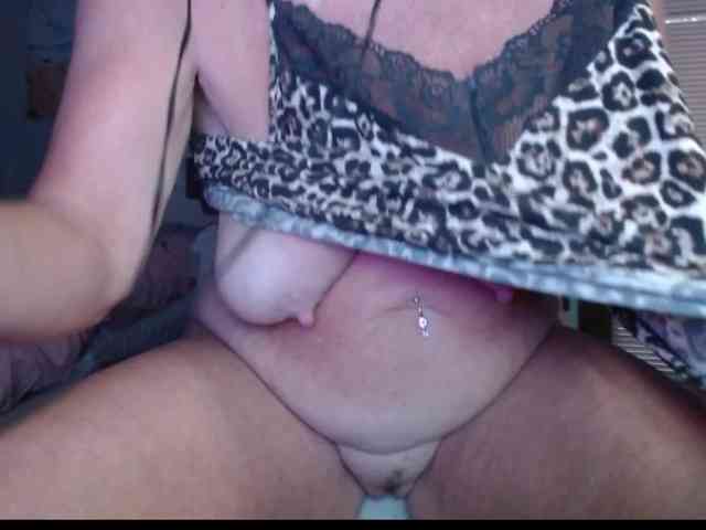April_XO webcam