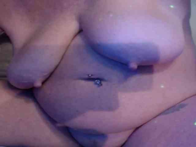 April_XO webcam